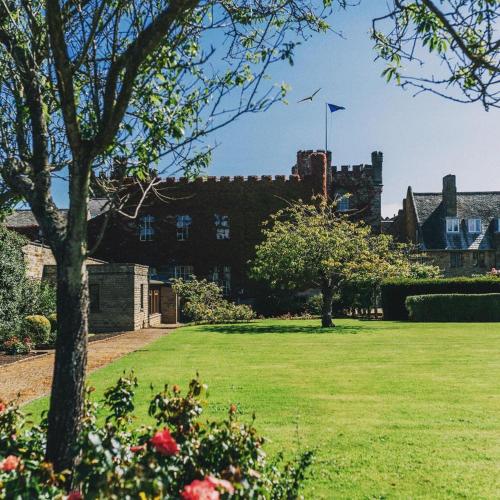 Sneaton Castle photo 44