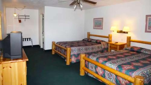 Marianna Inn Panguitchにあるベッド