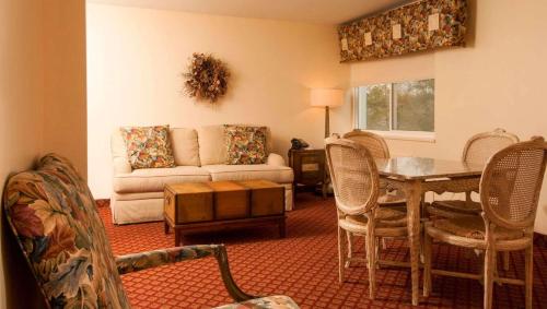 West Hartford Inn – Photos 5