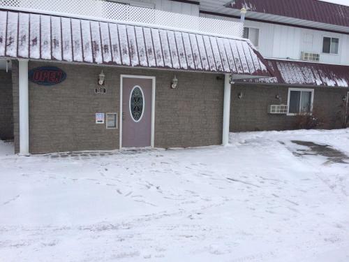 Custom Stay Thief River Falls – Photos 3