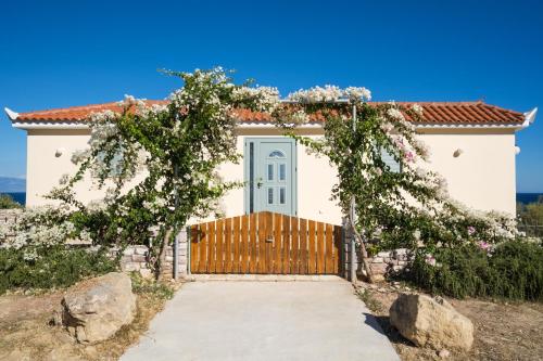 Galeriebild der Unterkunft Seafront Studio with direct beach access in Koroni