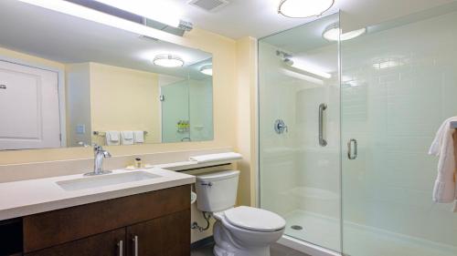 ห้องน้ำของ Candlewood Suites - Dumfries - Quantico, an IHG Hotel