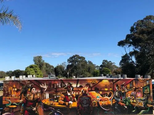 Ship Inn Motel picture