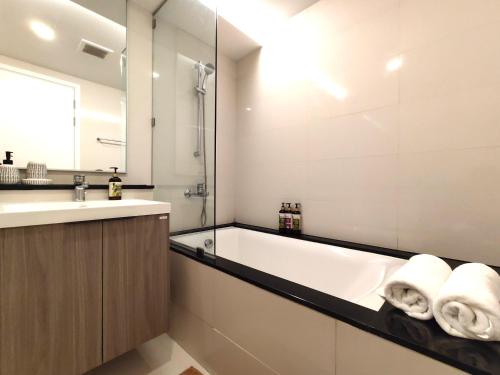 Vonios kambarys apgyvendinimo įstaigoje Circle Rein Sukhumvit 12 #1BR#Pool&Gym#Near Terminal 21#Max2