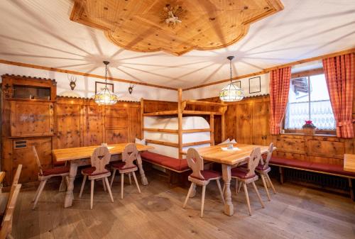 Gasthof Gasserhofにあるレストランまたは飲食店