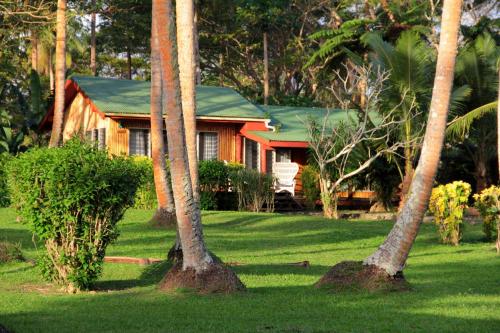 Zahrada ubytování Maravu Taveuni Lodge