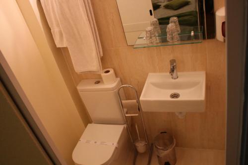 Ένα μπάνιο στο Hotel Estoril Porto