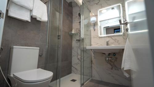 Ванна кімната в Hotel Ciudadela Pamplona