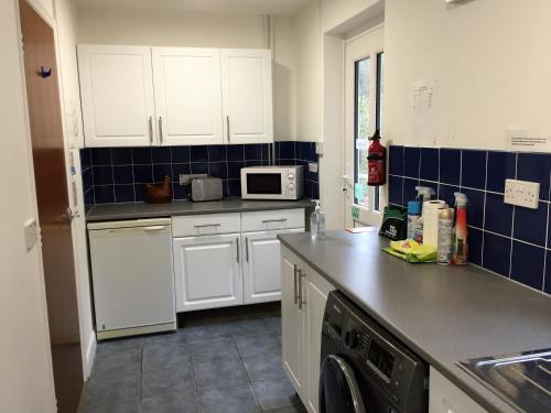 Η κουζίνα ή μικρή κουζίνα στο Blyth Lodge B&B