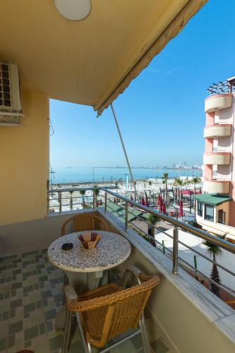 Comfortable apartment next to the beach