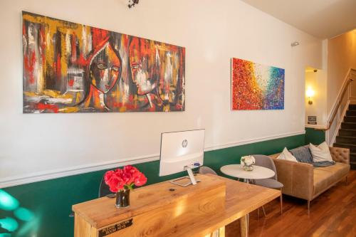 Ruang duduk di Washington Square Inn