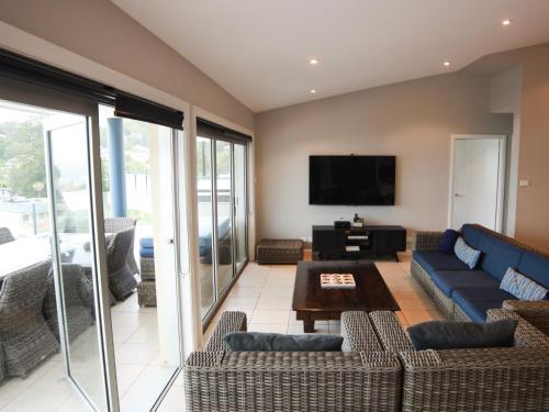 Gallery image of Beachside Holiday Home with Stunning Seaviews in Avoca Beach