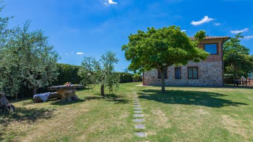 Κήπος έξω από το Poggio Medei 10, Emma Villas