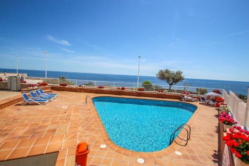 Het zwembad bij of vlak bij Angel - sea view apartment in Calpe