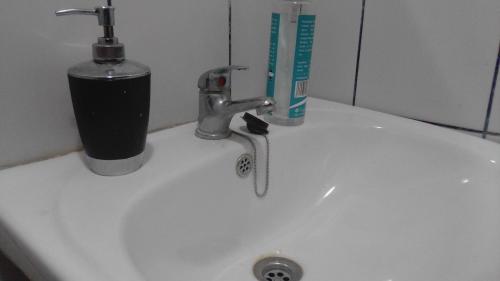 Ένα μπάνιο στο Coruña Backpackers Hostel
