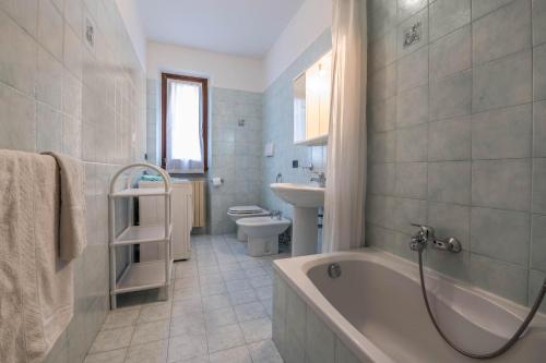 A bathroom at casa chiara
