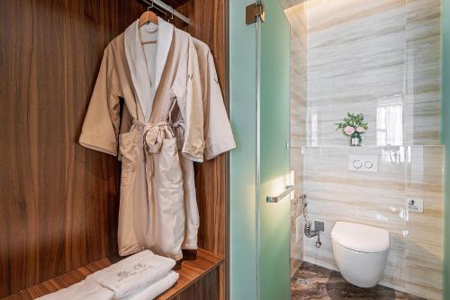 Bilik mandi di Kunming Hotel High Sky View Apartment