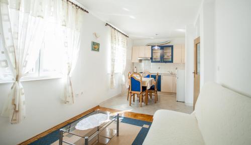 Foto da galeria de Apartments IVOMAR em Trogir