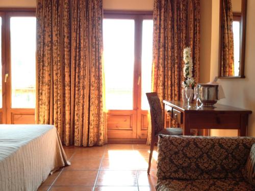  Hotel Xalet Verdú -  Room  picture :   Tea/Coffee maker    Bath    Safety deposit box                           