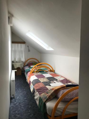 Una cama o camas en una habitación de Bublava 394