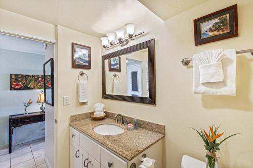 Salle de bains dans l'établissement Kaleialoha 209 condo