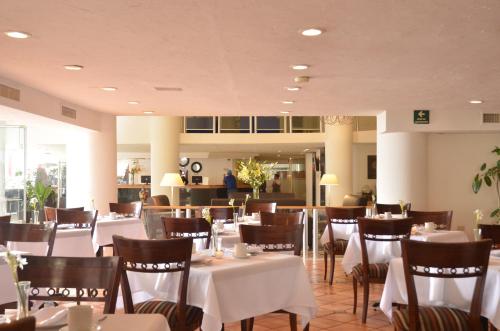 Ресторант или друго място за хранене в Mision Monterrey Centro Historico