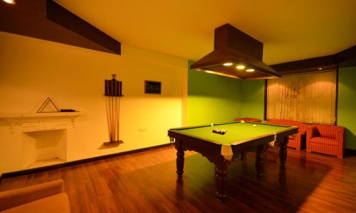 Fotografie z fotogalerie ubytování Shervani Hilltop Resort v destinaci Nainital
