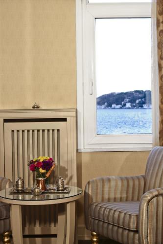 Гостиная зона в Fuat Pasa Oteli - Special Category Bosphorus