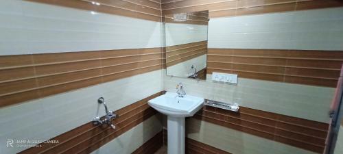 Khajuraho Homestay tesisinde bir banyo