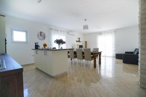 Pool Villa Sofija - Happy Rentals – Photos 5