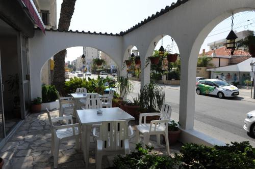 Foto de la galería de Le Village Hotel en Limassol