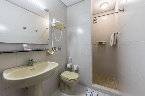 Un baño de Aviano Palace Hotel