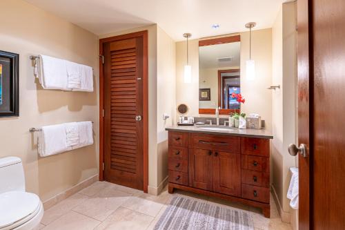 A bathroom at Luxurious Ocean View Beach Villa B-903 at Ko'Olina Beach Villas