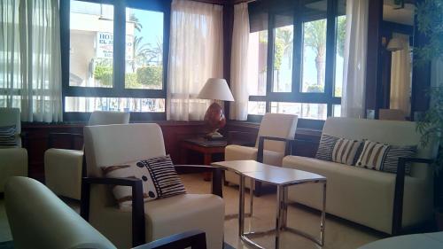 Χώρος καθιστικού στο Hotel Ribera