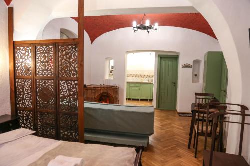 Ένα ή περισσότερα κρεβάτια σε δωμάτιο στο Residence Krone