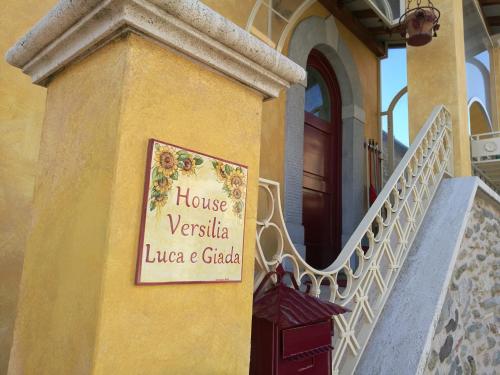 フォルテ・デイ・マルミにあるHouse Versilia Luca E Giada, 5 chilometri da Forte dei Marmi!のギャラリーの写真