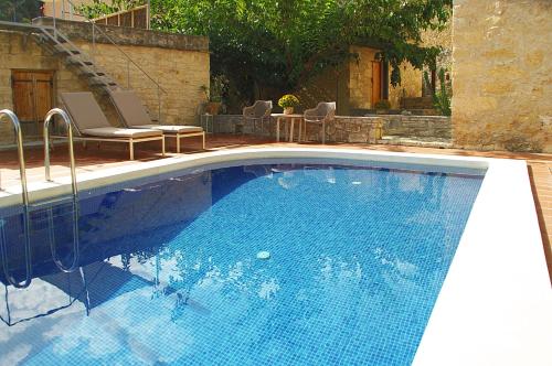 Πισίνα στο ή κοντά στο Villa Irini - Authentic Cretan Retreat with Private Pool