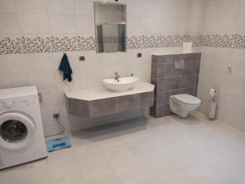 Koupelna v ubytování Dom na Krzemienicy