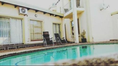 Zamambongi Guest Houses & Spaの敷地内または近くにあるプール