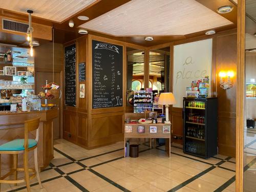 Park Hotel Imperatore Adrianoにあるラウンジまたはバー