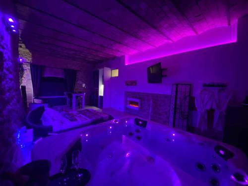 Φωτογραφία από το άλμπουμ του Gîte Love Dreams Jacuzzi privatif σε Campagnan
