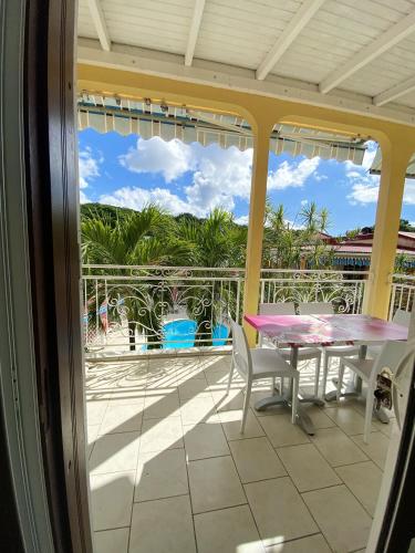 Appartement lumineux à Pointe-Noire avec piscine partagée