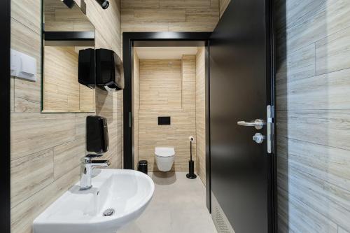 Bathroom sa Esti Apartament nad Jeziorem Czorsztyńskim