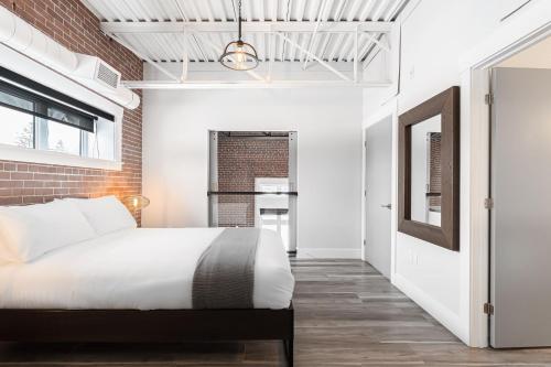 Katil atau katil-katil dalam bilik di Station 1 by Terra Hospitality