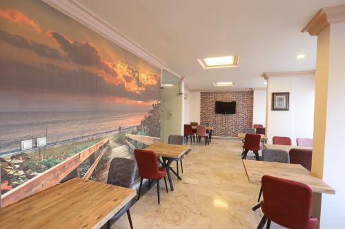 TV a/nebo společenská místnost v ubytování Luna Piena Hotel