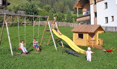 Children's play area sa Agriturismo Tolpei