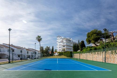 Piscina cerca de Apartment Andalucia Garden Puerto Banus with Sea Views