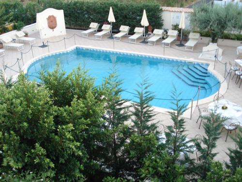 Πισίνα στο ή κοντά στο Villa Daphne