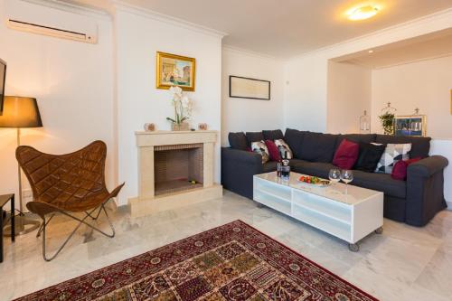 Puerto Banus Senorio de Aloha 3 bed apartment with seaviews ...