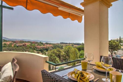 Holiday Apartment in Senorio de Aloha with Sea views